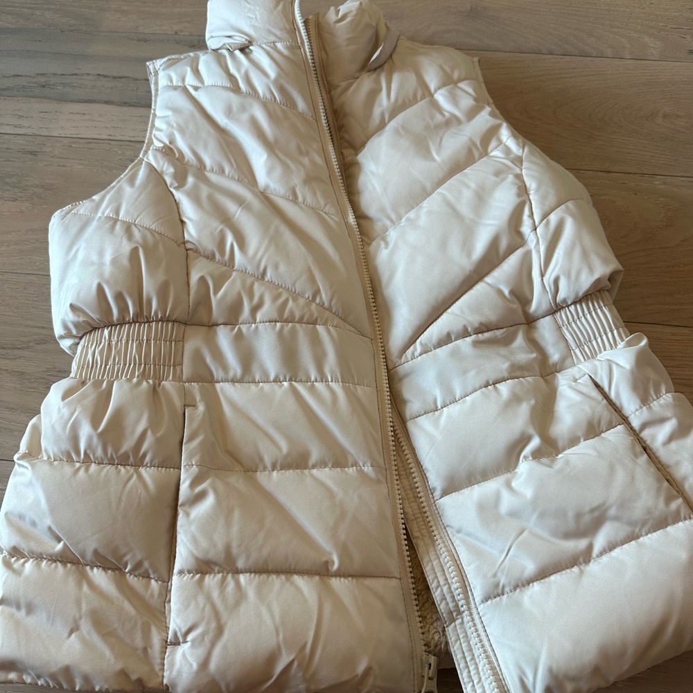Banana Republic Puffer Vest